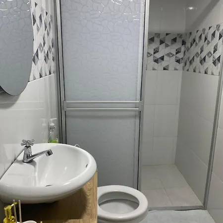 Independientes Con Baño Privado #5 Pensión 3*