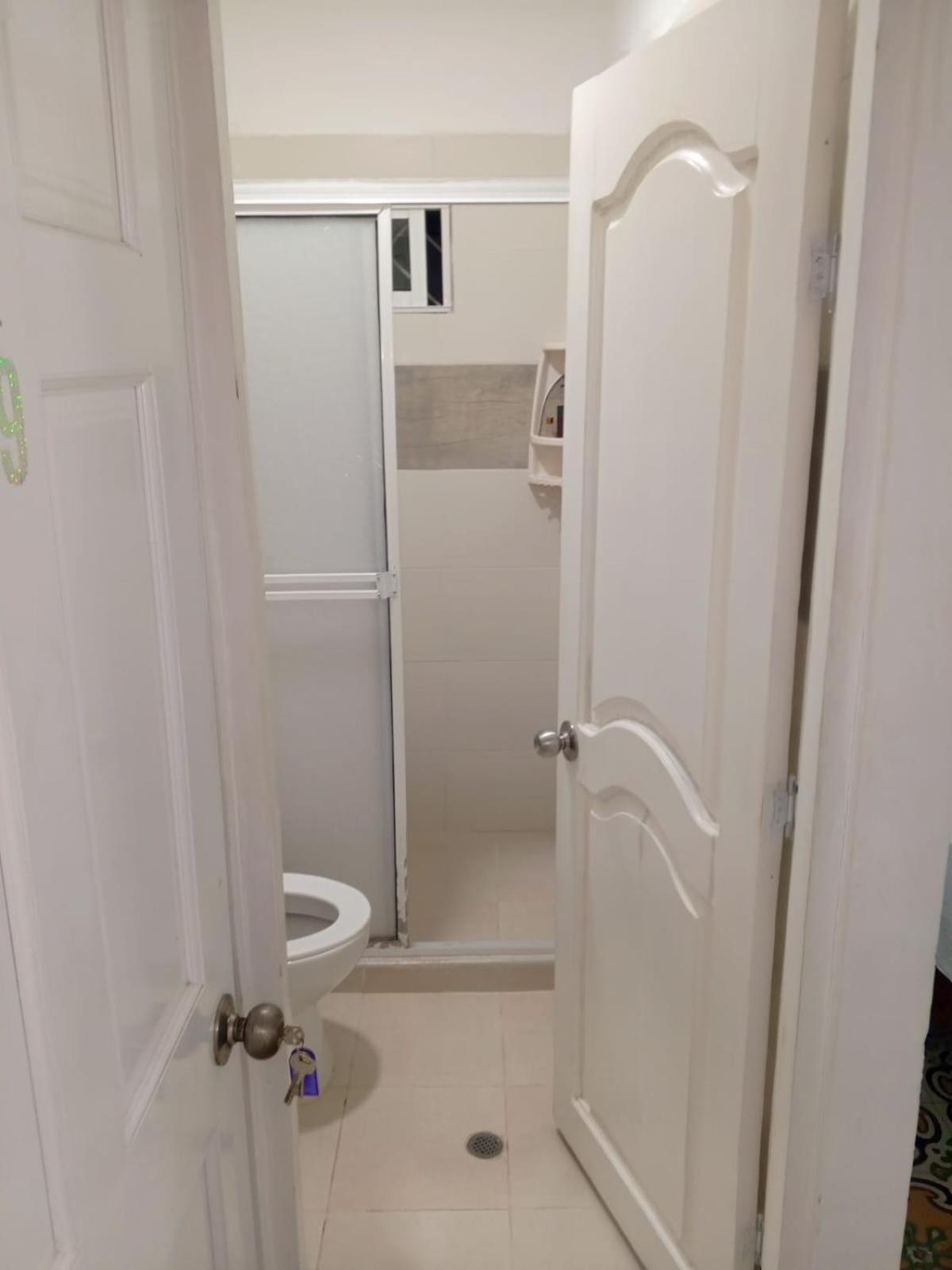 Habitacion Cerca Al Aeropuerto 6 3*